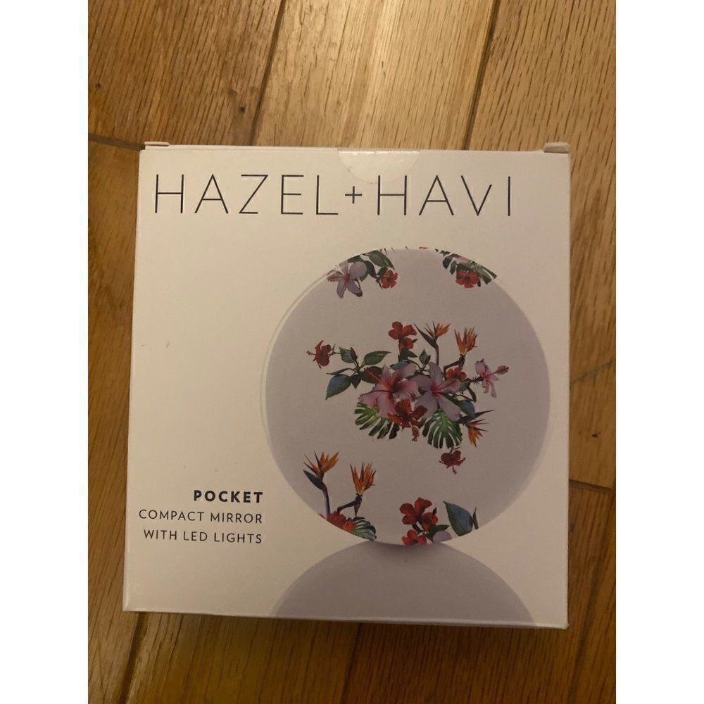 NIB Hazel + Havi, women's white floral pocket compact mirror with LED lights